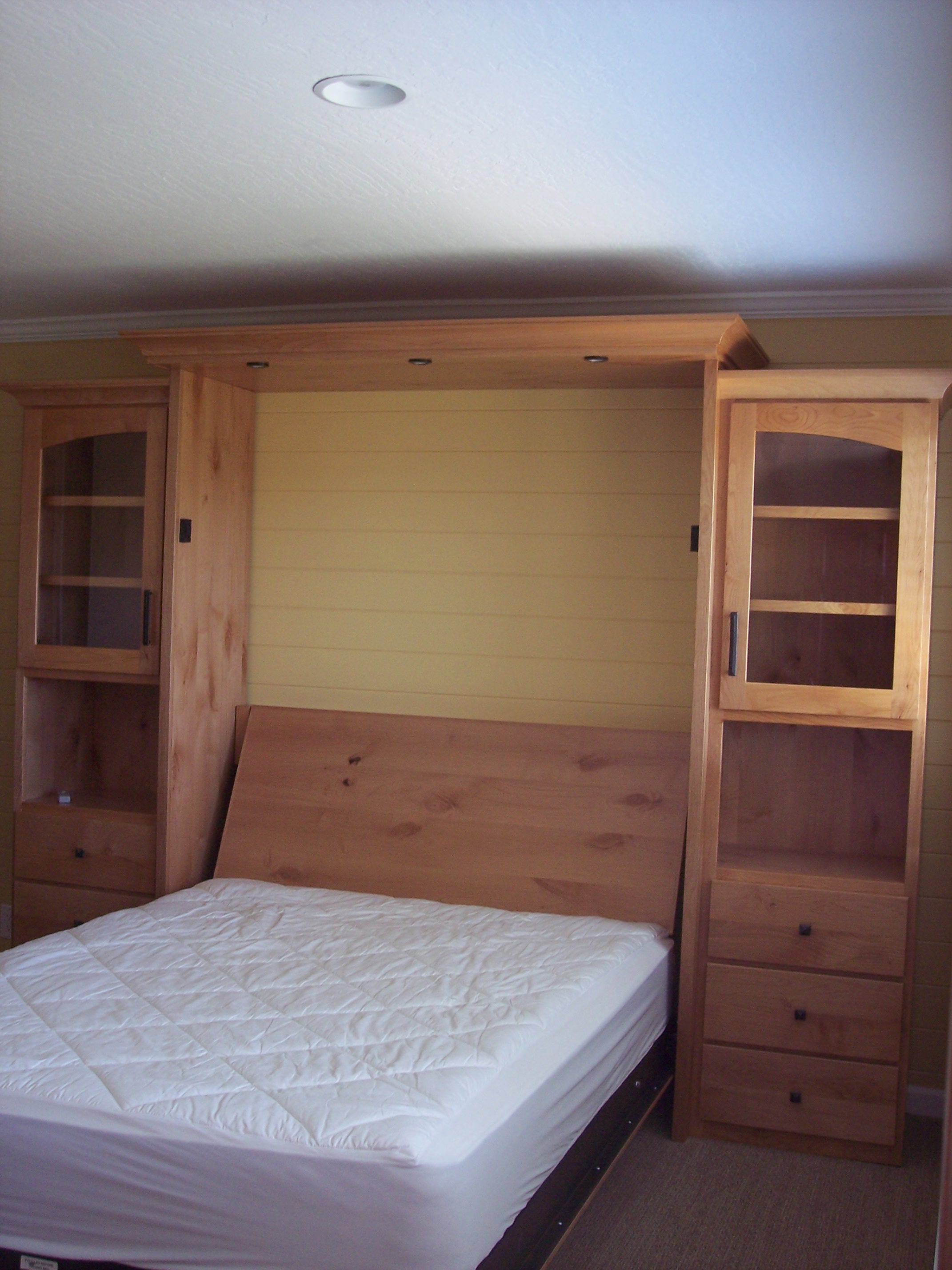 Queen Birch Athenium-Knotty Alder Step back and down shaker style